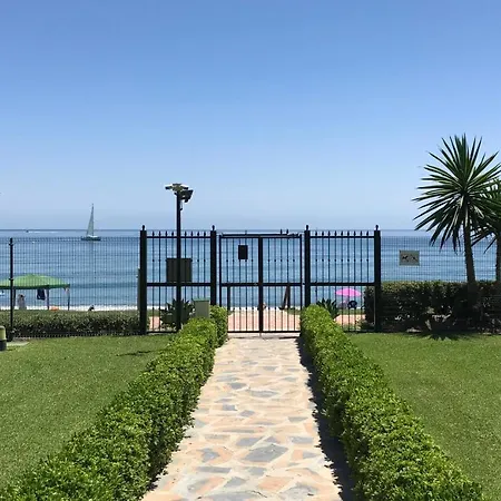 Marbella - Frontline Apartment Estepona
