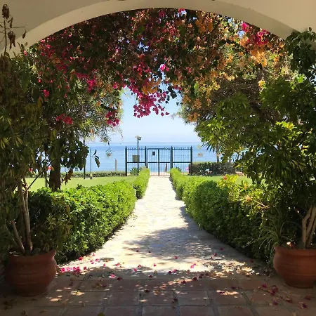 Marbella - Frontline Apartment Estepona